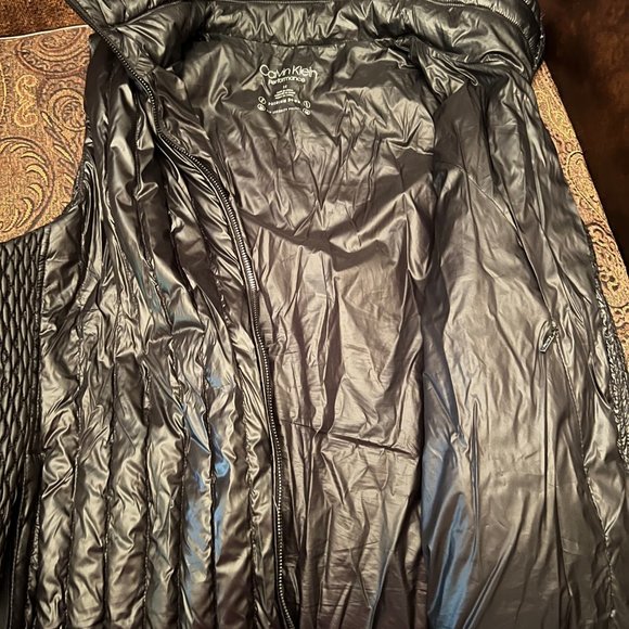 Calvin Klein women's Premium Down vest. Size 1X in black. - Picture 2 of 6
